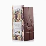 Análisis y comparativa: Descubre el encanto del chocolate marino en moda y complementos