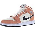 Análisis completo de las Air Jordan 1 Low Triple Black: ¡La elegancia en zapatillas!